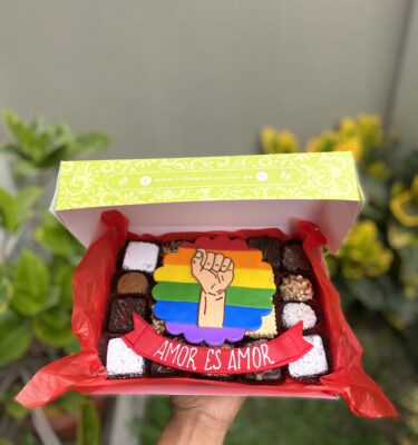 MIX BOX AMOR ES AMOR/ ORGULLO