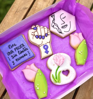 Inspiradoras Galletas Decoradas para Celebrar la Mujer Empoderada