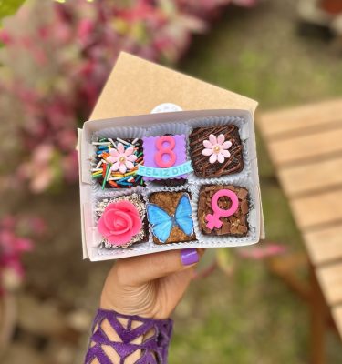 Mini Six: Selección Especial de Brownies Amelcochados con Toppings Variados