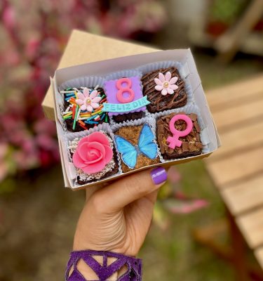 Mini Six: Selección Especial de Brownies Amelcochados con Toppings Variados