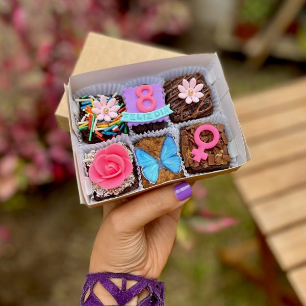 Mini Six: Selección Especial de Brownies Amelcochados con Toppings Variados