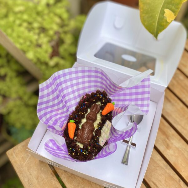 Hermoso box para huevos de Pascua con diseño elegante y funcional.