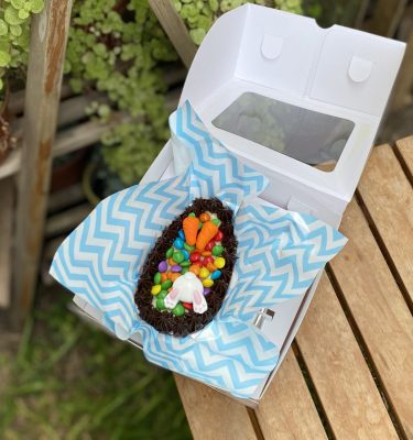 Hermoso box para huevos de Pascua con diseño elegante y funcional.