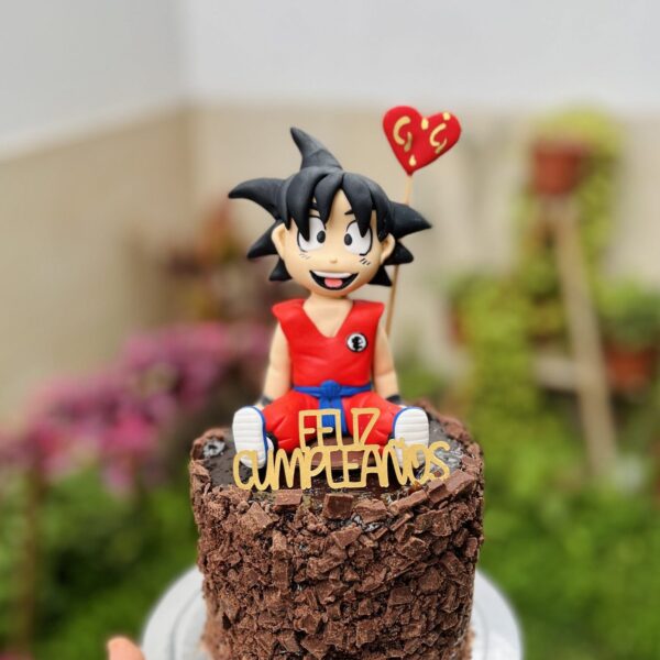 ¡Explora nuestra deliciosa colección de mini tortas decoradas con tus personajes de películas y series favoritas!