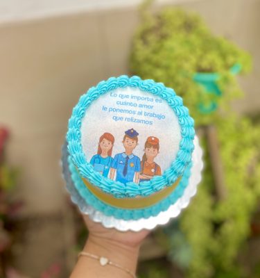 Mini torta Burn para celebrar el Día del Trabajador con estilo.