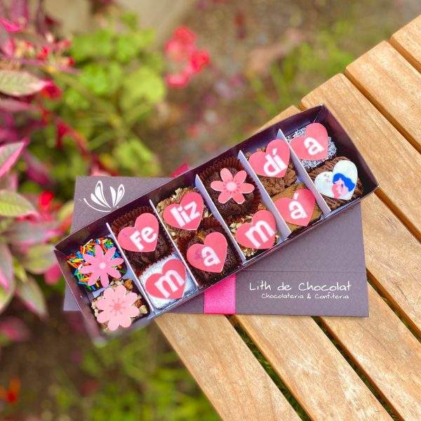 Mini postres decorados con obleas para el Día de la Madre.