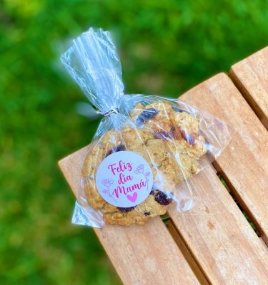 Deliciosa galleta de avena decorada para celebrar el Día de la Madre.
