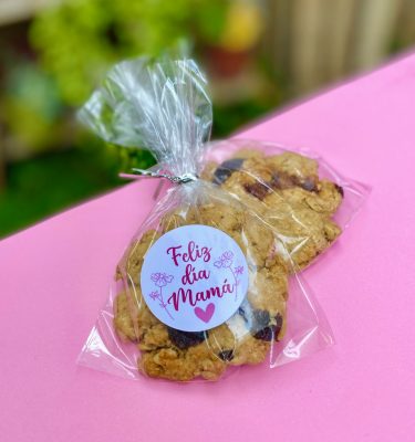 Deliciosa galleta de avena decorada para celebrar el Día de la Madre.
