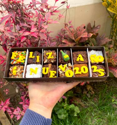 Mini brownies vintage box feliz año nuevo 2025