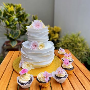 BODA RUFFLES Y CUPCAKES